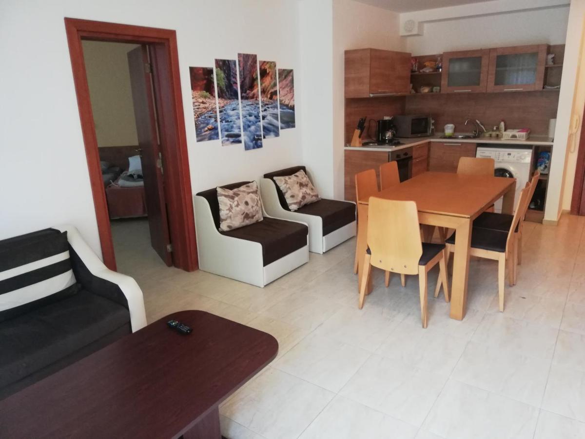 Yves 2 Bed Apart At Sun Village Sunny Beach Not Far Away From The Sea 외부 사진