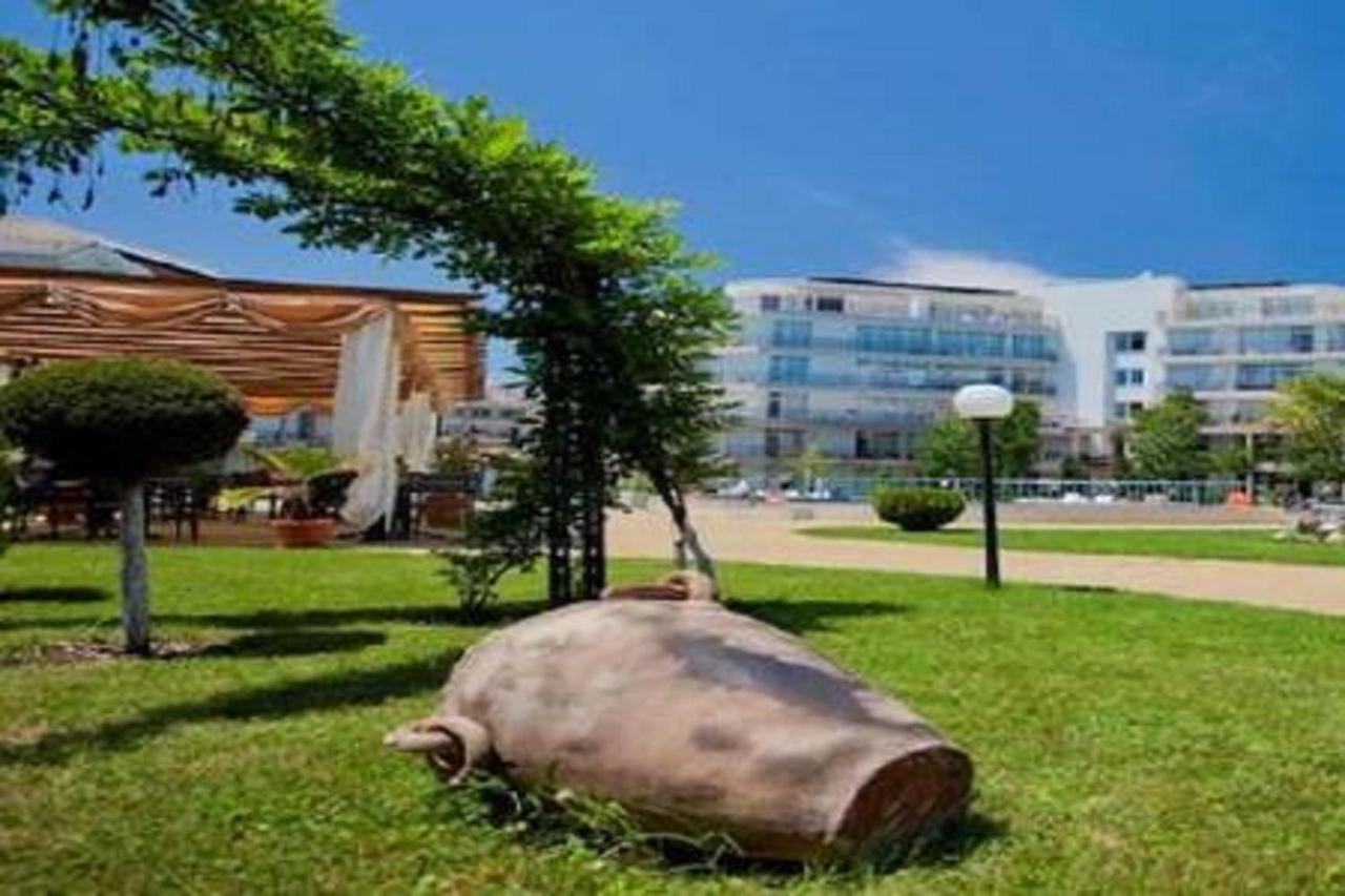 Yves 2 Bed Apart At Sun Village Sunny Beach Not Far Away From The Sea 외부 사진