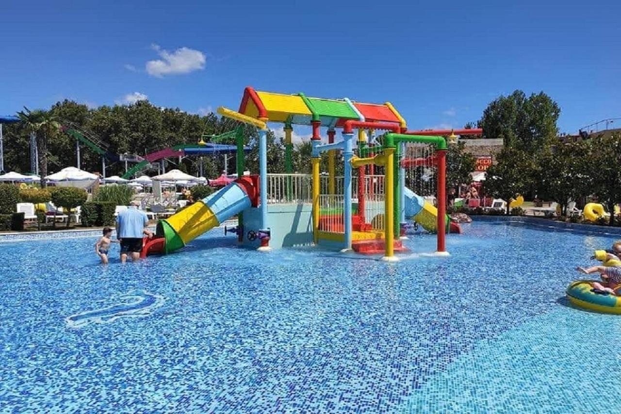 Yves 2 Bed Apart At Sun Village Sunny Beach Not Far Away From The Sea 외부 사진